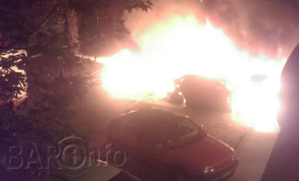 BAR: Izgorjela dva automobila, na još dva pričinjena šteta BAR: Izgorjela dva automobila, na još dva pričinjena šteta