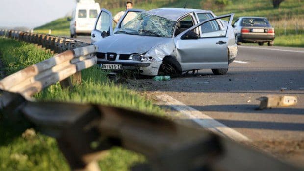 Poginule dvije osobe u nesreći na autoputu Šid-Beograd Poginule dvije osobe u nesreći na autoputu Šid-Beograd