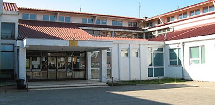 U toku rekonstrukcija osnovnih škola „Vladimir Nazor” i „Oktoih“ U toku rekonstrukcija osnovnih škola „Vladimir Nazor” i „Oktoih“