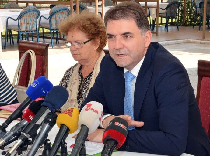 IVANOVIĆ: Kukaju pred kamerama, a uporno se bave poljoprivredom IVANOVIĆ: Kukaju pred kamerama, a uporno se bave poljoprivredom