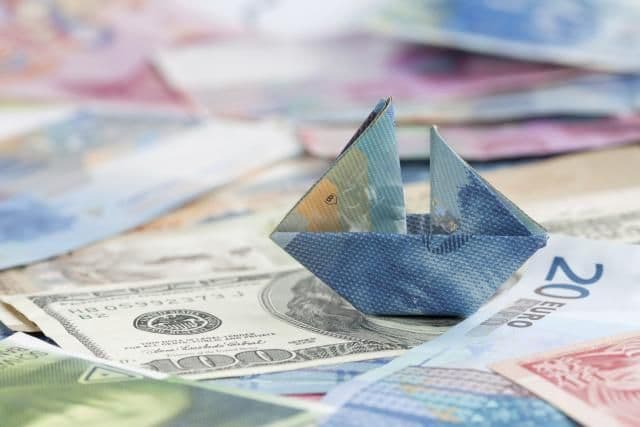 Švajcarska ruši franak, rate kredita padaju? Švajcarska ruši franak, rate kredita padaju?