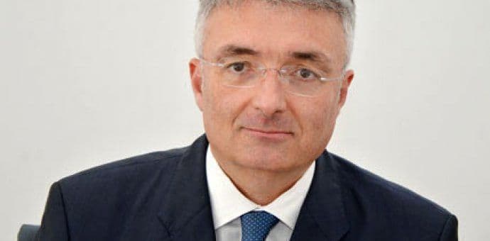 VLAHOVIĆ: Raspravu o NATO izmjestiti iz crkve a ne iz kafane VLAHOVIĆ: Raspravu o NATO izmjestiti iz crkve a ne iz kafane