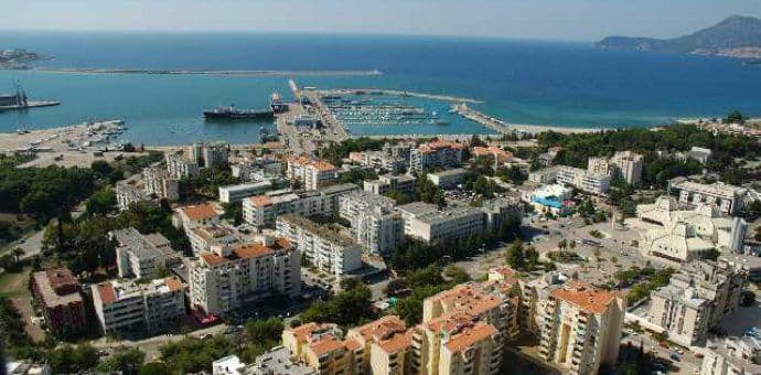 Uhapšeni za razbojništvo u Baru: Opljačkali apoteku, kladionicu, butik Uhapšeni za razbojništvo u Baru: Opljačkali apoteku, kladionicu, butik