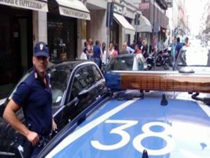 Italija: Šef "Kamore" uhapšen na plaži Italija: Šef "Kamore" uhapšen na plaži