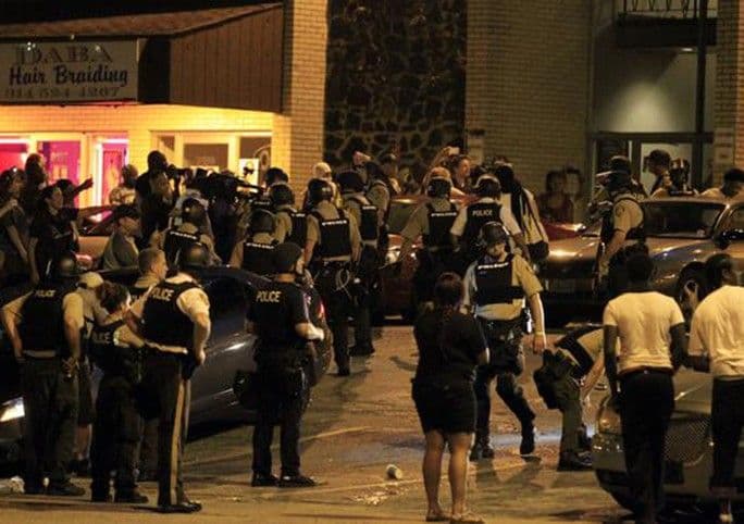 Protesti u Fergusonu nastavljeni Protesti u Fergusonu nastavljeni