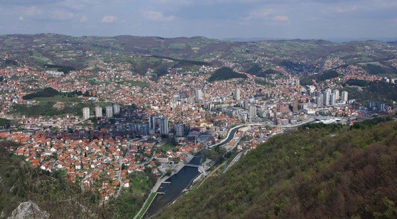 Užice: Dvoje mrtvih u sudaru automobila i šlepera Užice: Dvoje mrtvih u sudaru automobila i šlepera