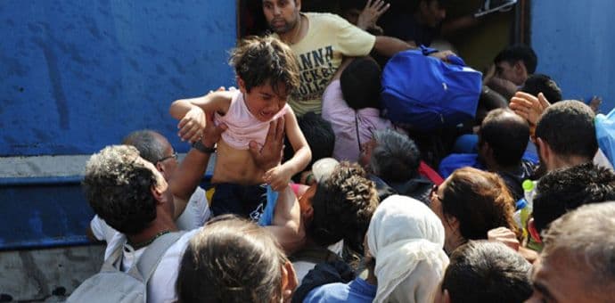 Tuča migranata za mjesto u vozu za Srbiju, neki lakše povrijeđeni Tuča migranata za mjesto u vozu za Srbiju, neki lakše povrijeđeni