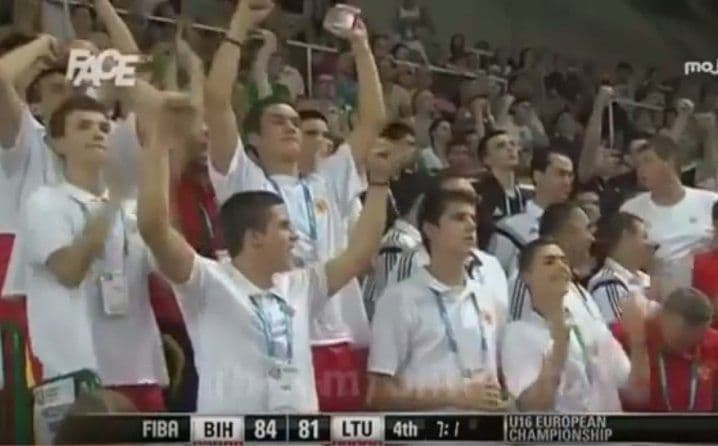 Crnogorski kadeti navijali za Bosnu i Hercegovinu Crnogorski kadeti navijali za Bosnu i Hercegovinu