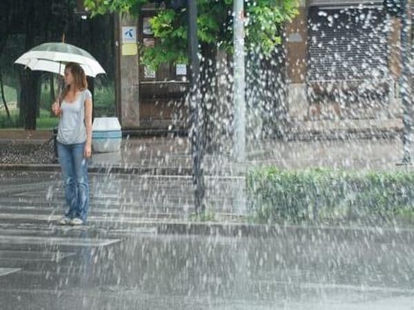 Danas pljuskovi i grmljavina  Danas pljuskovi i grmljavina