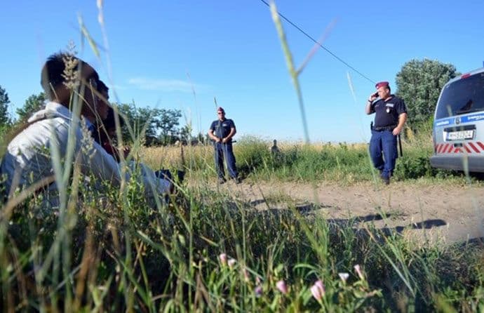 Mađarska poslala više hiljada policajaca na granicu sa Srbijom  Mađarska poslala više hiljada policajaca na granicu sa Srbijom