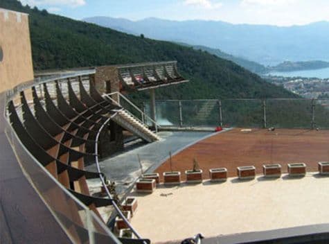 Policija identifi kovala napadača na gej par u diskoteci „Top hil“: Bjeković zahtijeva oštru reakciju države Policija identifi kovala napadača na gej par u diskoteci „Top hil“: Bjeković zahtijeva oštru reakciju države