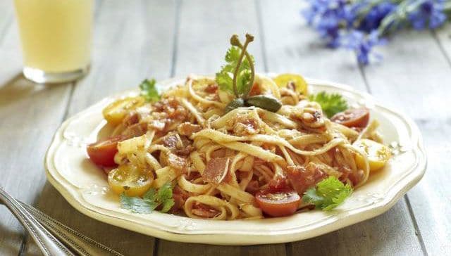 Pikantne taljatele sa slaninom Pikantne taljatele sa slaninom