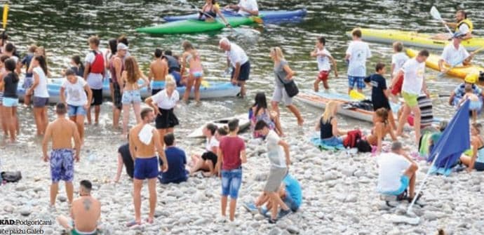 Ajmo na Moraču: Najslađa je lubenica rashlađena u Morači Ajmo na Moraču: Najslađa je lubenica rashlađena u Morači