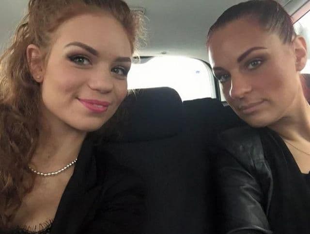 Majka ima 42 godine, a ćerka 19 i svi misle da su bliznakinje: Da li ih vi razlikujete? Majka ima 42 godine, a ćerka 19 i svi misle da su bliznakinje: Da li ih vi razlikujete?