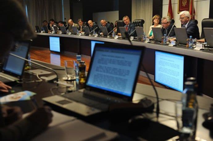 U državnoj upravi radi 11 odsto Srba, bez Roma u tužilaštvu U državnoj upravi radi 11 odsto Srba, bez Roma u tužilaštvu