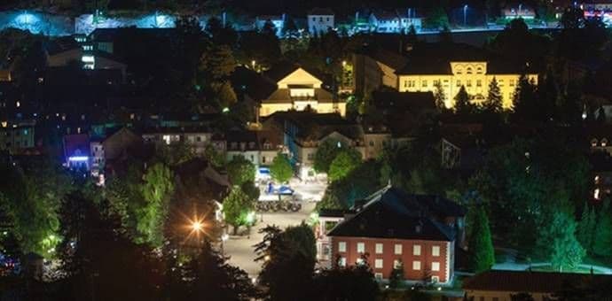 CETINJE: Prikupljanja pomoći za djecu iz socijalno ugroženih porodica CETINJE: Prikupljanja pomoći za djecu iz socijalno ugroženih porodica