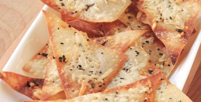 Domaći čips iz rerne sa parmezanom Domaći čips iz rerne sa parmezanom