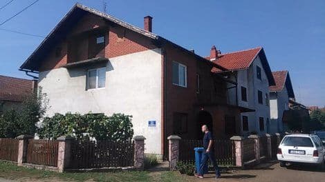 Zbog razvoda ubio trogodišnju ćerku, pa sebe Zbog razvoda ubio trogodišnju ćerku, pa sebe