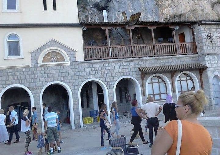 Ostrog: Pala stijena, nema povrijeđenih Ostrog: Pala stijena, nema povrijeđenih