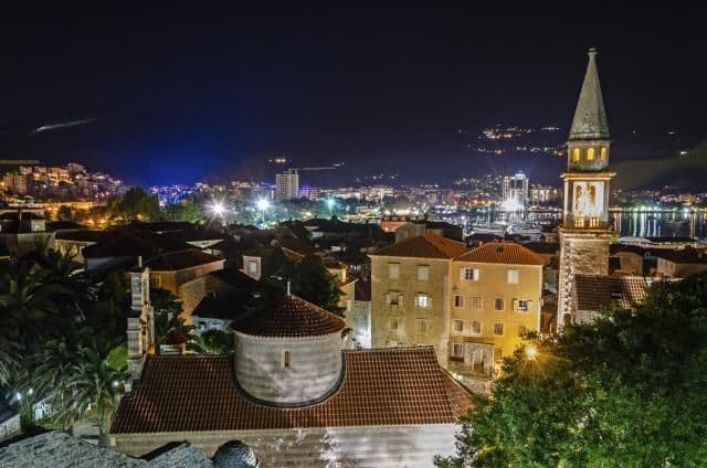 Komersant: Crna Gora Rusima i dalje najomiljenija turistička destinacija Komersant: Crna Gora Rusima i dalje najomiljenija turistička destinacija