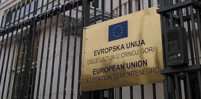 Delegacija EU osuđuje slučaj oštećenja vozila dnevnih novina "Dan" Delegacija EU osuđuje slučaj oštećenja vozila dnevnih novina "Dan"