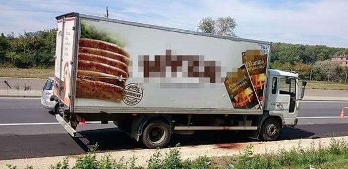 Austrija: U kamionu pronađena tijela 50 izbjeglica Austrija: U kamionu pronađena tijela 50 izbjeglica