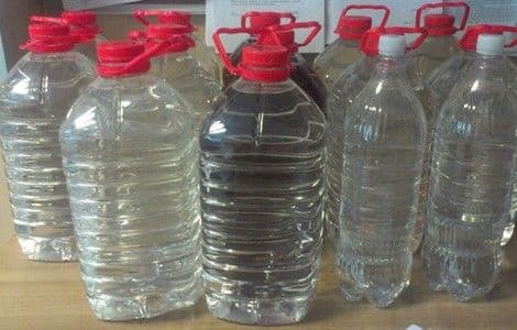 Carinici oduzeli 64 litra neprijavljene rakije Carinici oduzeli 64 litra neprijavljene rakije