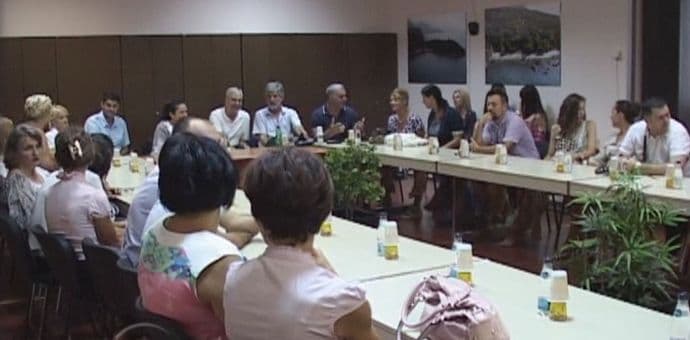 VIDEO: Opština Bar poklonila udžbenike prvacima VIDEO: Opština Bar poklonila udžbenike prvacima