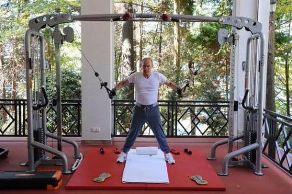 VIDEO: Ovako Putin i Medvedev vježbaju u teretani VIDEO: Ovako Putin i Medvedev vježbaju u teretani