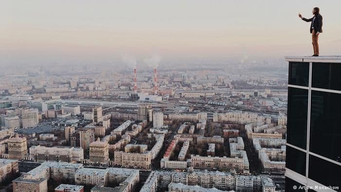 PANORAMA: Osvajači krovova i heroji socijalnih mreža PANORAMA: Osvajači krovova i heroji socijalnih mreža