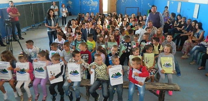 Početak školske godine u Beranama obilježen uz besplatne udžbenike za najmlađe Početak školske godine u Beranama obilježen uz besplatne udžbenike za najmlađe