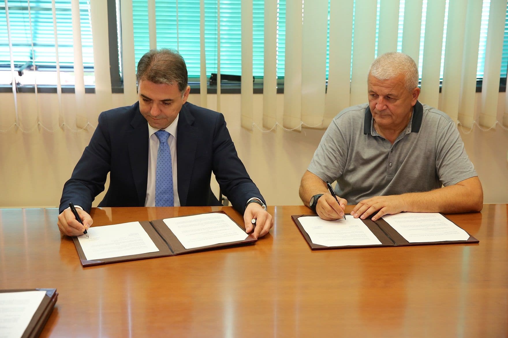 Potpisan Ugovor o koncesiji na dio voda sa izvorišta Veliki Maljen Potpisan Ugovor o koncesiji na dio voda sa izvorišta Veliki Maljen