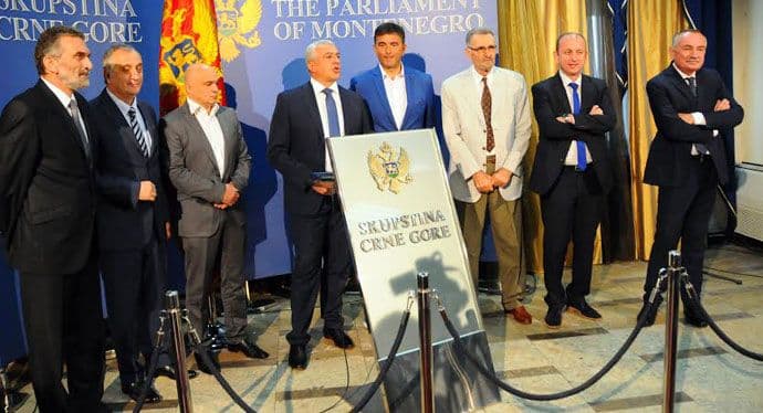 Ugovor DF-a o novom početku: Otpis dugova za struju, vodu, komunalije... Ugovor DF-a o novom početku: Otpis dugova za struju, vodu, komunalije...