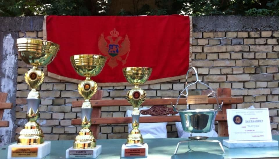 Lovćenac: Održane VI „Plemenske viteške igre" (FOTO) Lovćenac: Održane VI „Plemenske viteške igre" (FOTO)