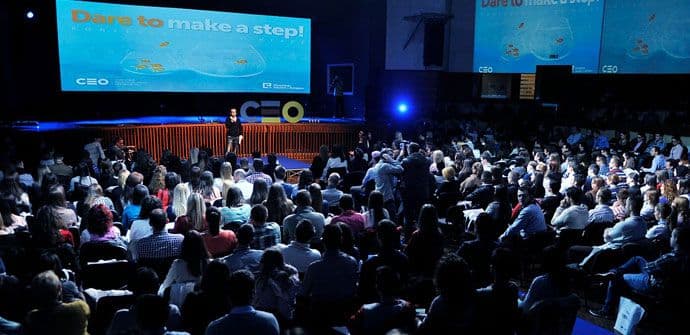 Na CEO konferenciji doživite svoje trenutke promjene Na CEO konferenciji doživite svoje trenutke promjene