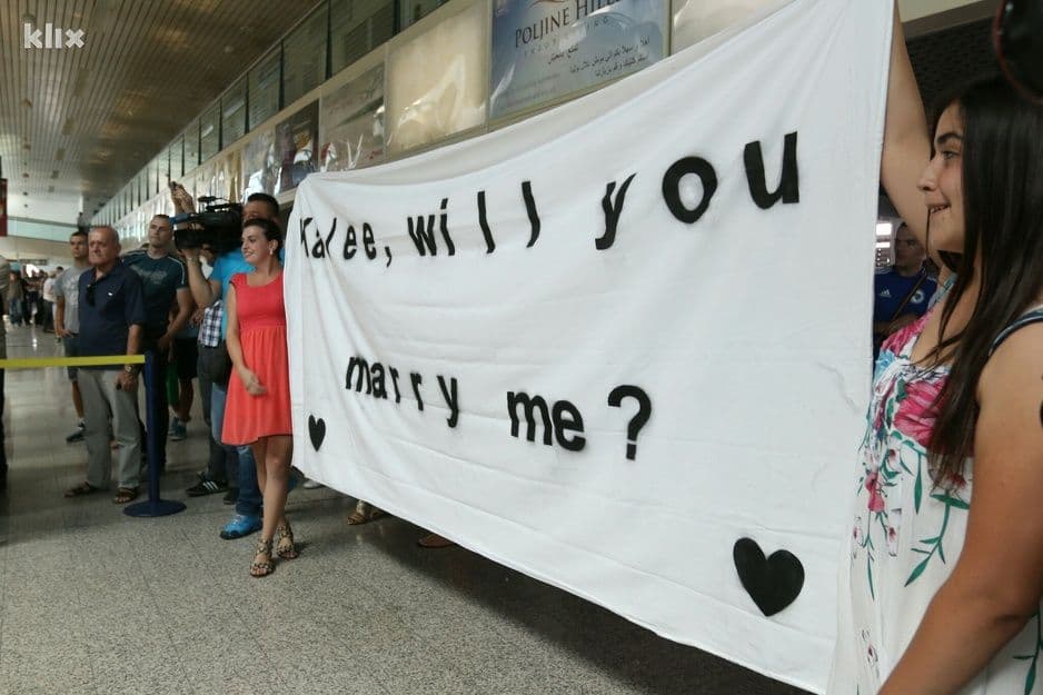 Romantična prosidba na Međunarodnom aerodromu Sarajevo Romantična prosidba na Međunarodnom aerodromu Sarajevo