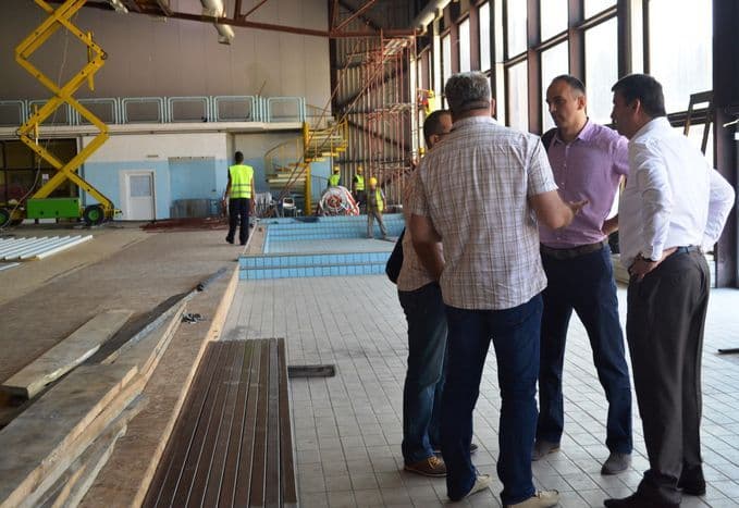 FOTO: Intezivirani radovi na rekonstrukciji bazena u Nikšiću FOTO: Intezivirani radovi na rekonstrukciji bazena u Nikšiću