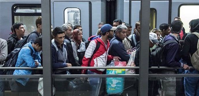 Berlin: Stiglo oko sedam hiljada izbjeglica Berlin: Stiglo oko sedam hiljada izbjeglica