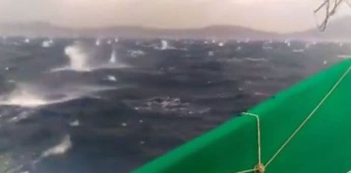 Napulj zahvatila jaka oluja praćena gradom veličine jabuke Napulj zahvatila jaka oluja praćena gradom veličine jabuke