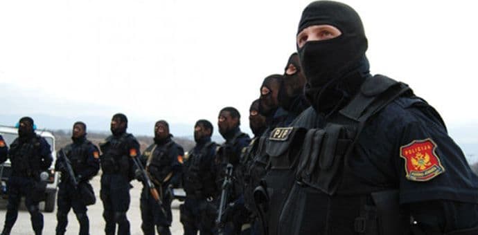 Timovi SAJ u napadu na zaposjednuto plovilo Timovi SAJ u napadu na zaposjednuto plovilo