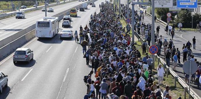 Orban: O kvotama tek kad zapečatimo granice Orban: O kvotama tek kad zapečatimo granice