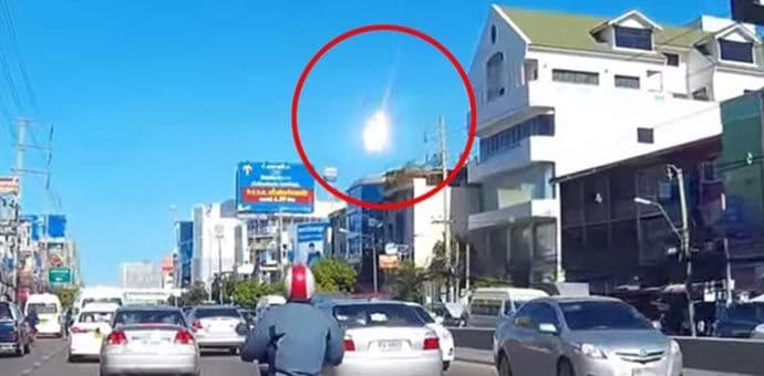 VIDEO: Udar velikog meteora na Tajlandu VIDEO: Udar velikog meteora na Tajlandu