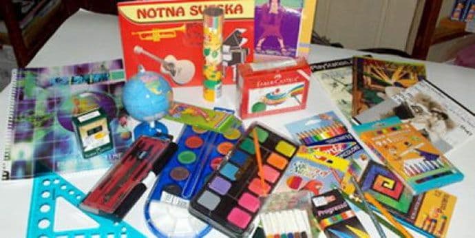 Od sjutra podjela školskog pribora đacima romske populacije Od sjutra podjela školskog pribora đacima romske populacije