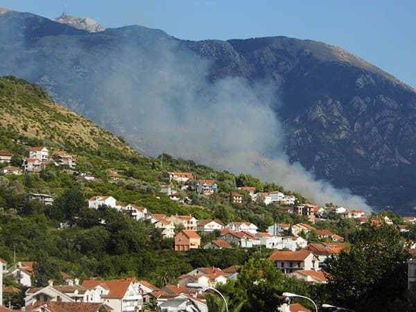 Veliki požar iznad Tivta Veliki požar iznad Tivta