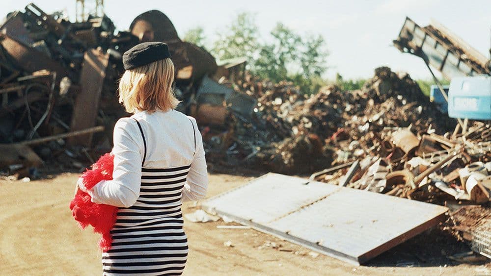 Vesna Pešić: Čeprkanje po deponiji besmisla Vesna Pešić: Čeprkanje po deponiji besmisla