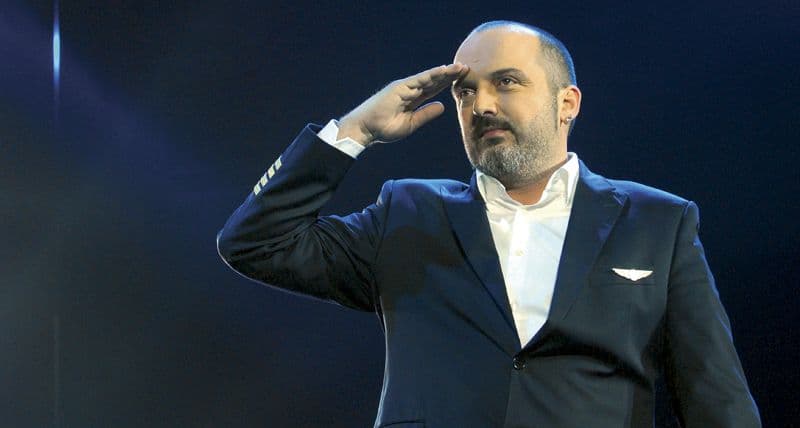 Toni Cetinski fanovima poklonio spot za pjesmu "Mjesečar" Toni Cetinski fanovima poklonio spot za pjesmu "Mjesečar"