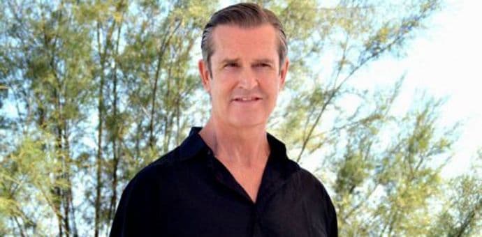 Glumac neprepoznatljiv zbog estetskih operacija Glumac neprepoznatljiv zbog estetskih operacija