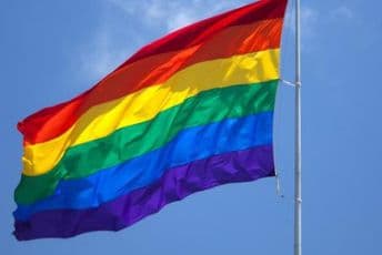 Zagreb: Bačen suzavac tokom LGBT žurke, dvoje povrijeđeno