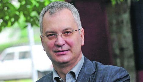 Šutanovac napadnut u kafiću kod svoje zgrade Šutanovac napadnut u kafiću kod svoje zgrade