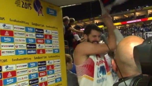 MIROTIĆ: "Duboko žalim zbog reakcije, nijesam znao da cijepam zastavu Srbije" MIROTIĆ: "Duboko žalim zbog reakcije, nijesam znao da cijepam zastavu Srbije"